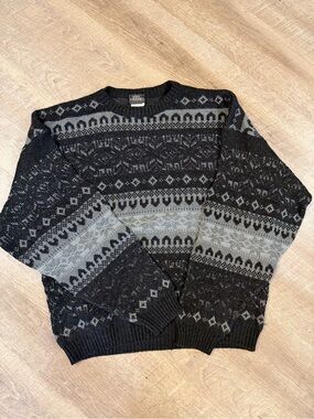 Vintage Black & Gray Patterned Crewneck Sweater